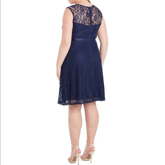 LAST ☝️ Curvy Coll Navy Lace Overlay Skater Dress - Picture 3 of 5
